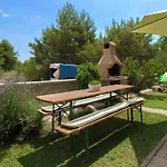 Maslina-2 By Interhome Lägenhet
